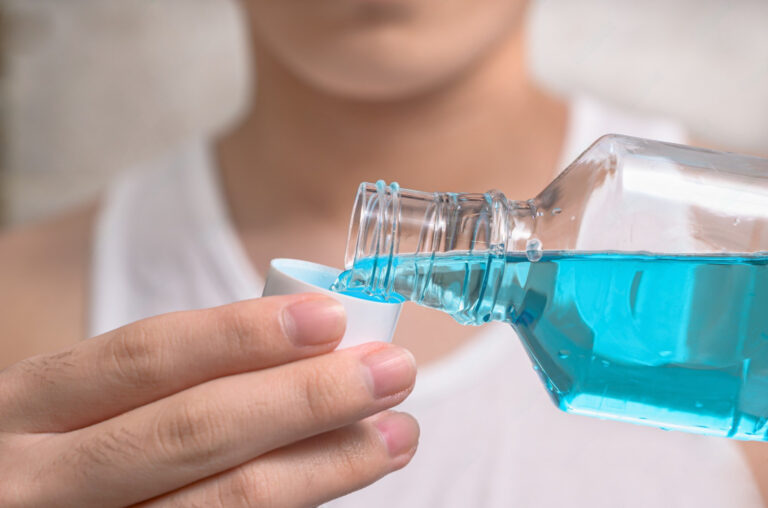 ¿El enjuague bucal podría causar cáncer oral? Esto dice un experto