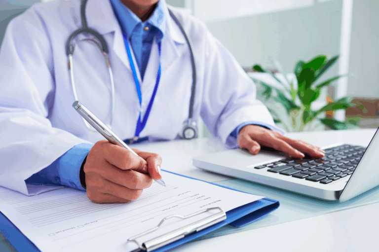 Justo en medio del escándalo: Promulgan ley que sanciona con cárcel las licencias médicas fraudulentas en Chile