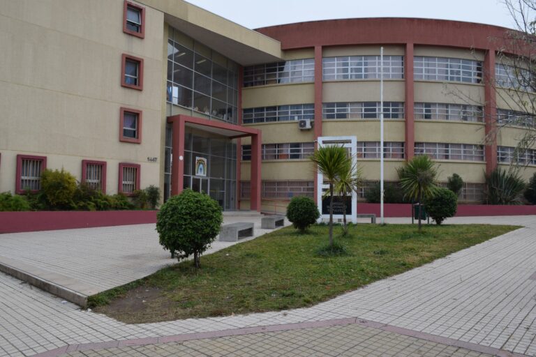 Detienen a estudiante del Liceo Insuco de Talca por agredir a docente y auxiliar en nuevo caso de violencia escolar