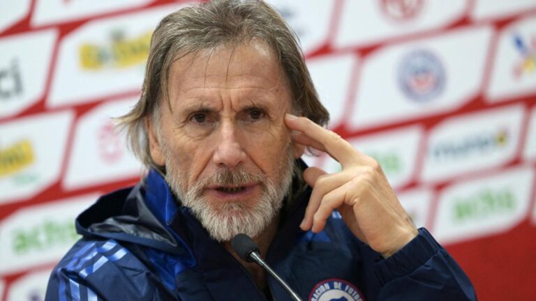 Un fracaso rotundo: Ricardo Gareca renuncia a la Roja tras vergonzosa derrota frente a Bolivia