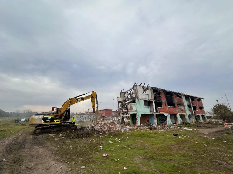 ¡Inicia la etapa final! Último bloque de Villa Las Américas de Talca entra en demolición