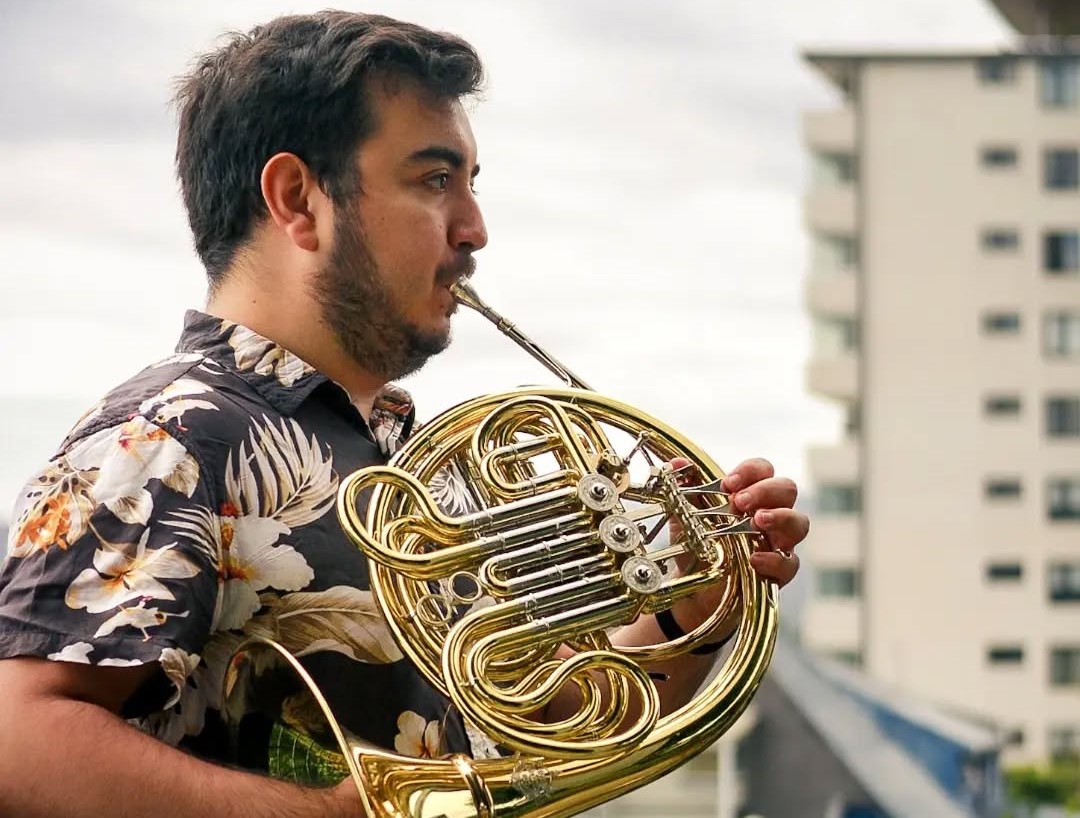 Músico talquino busca apoyo para cumplir sueño en Colombia