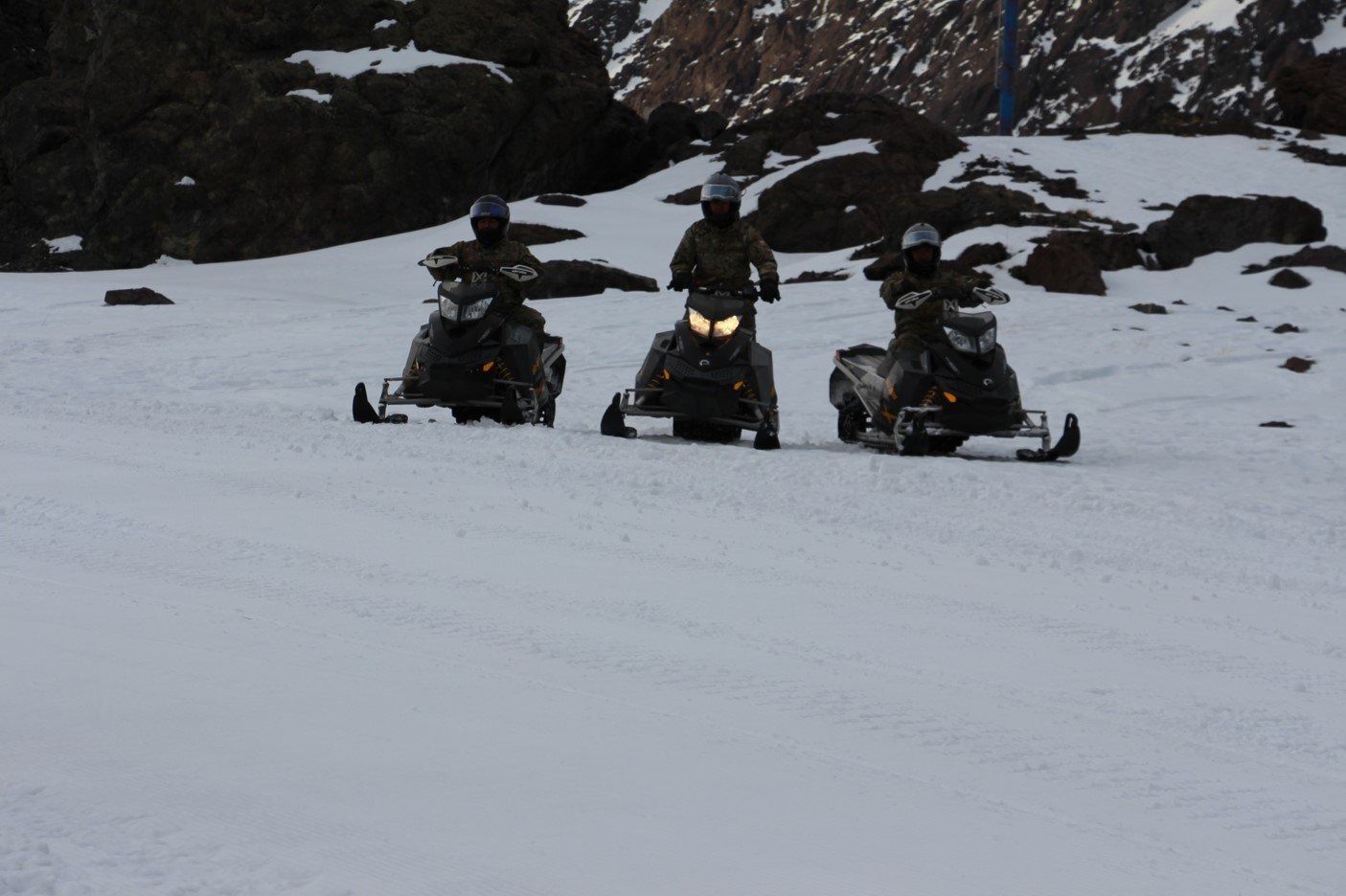 Curso de rescate en nieve para soldados del Regimiento de Talca