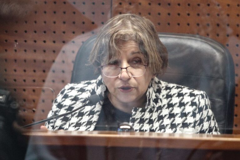 “Me declaro inocente”: Jueza justifica su actuar tras liberar a imputado por asesinato del “Rey de Meiggs”