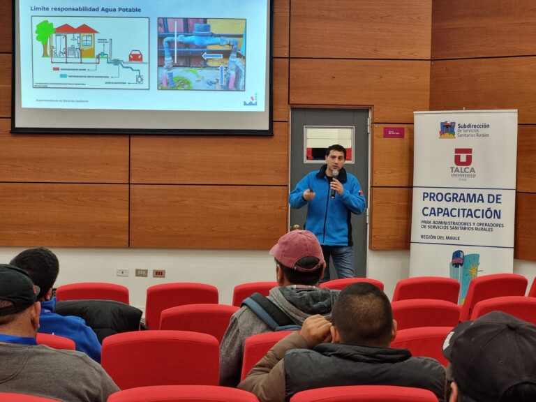 En Linares capacitan a operadores de servicios sanitarios rurales para mejorar gestión de agua potable y saneamiento