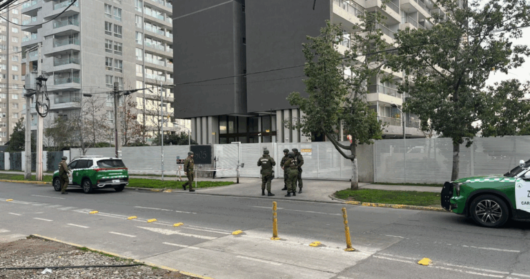 Ya fue detenido: Hombre abrió fuego contra hospital y se atrincheró en su departamento