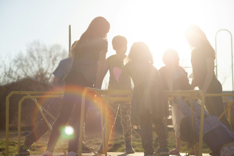 Países Bajos encabeza ranking de bienestar infantil de UNICEF; Chile queda en el último lugar