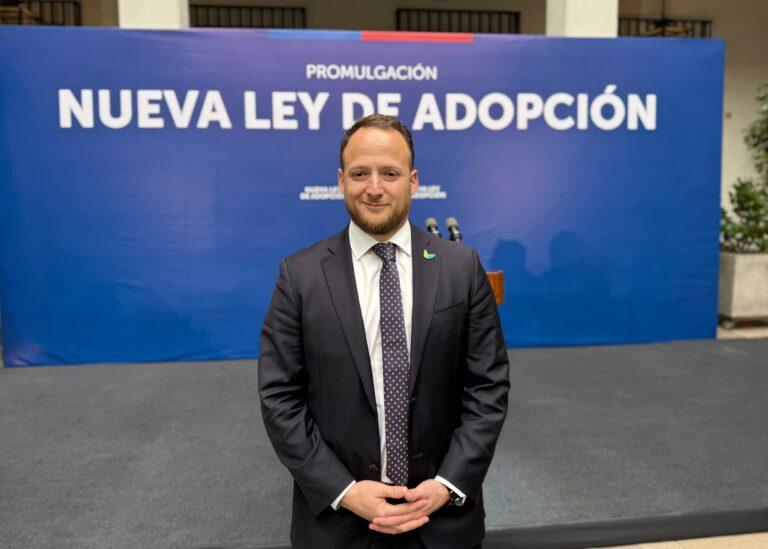 Diputado Guzmán destaca nueva ley de adopción: agiliza procesos de y prioriza el derecho a vivir en familia