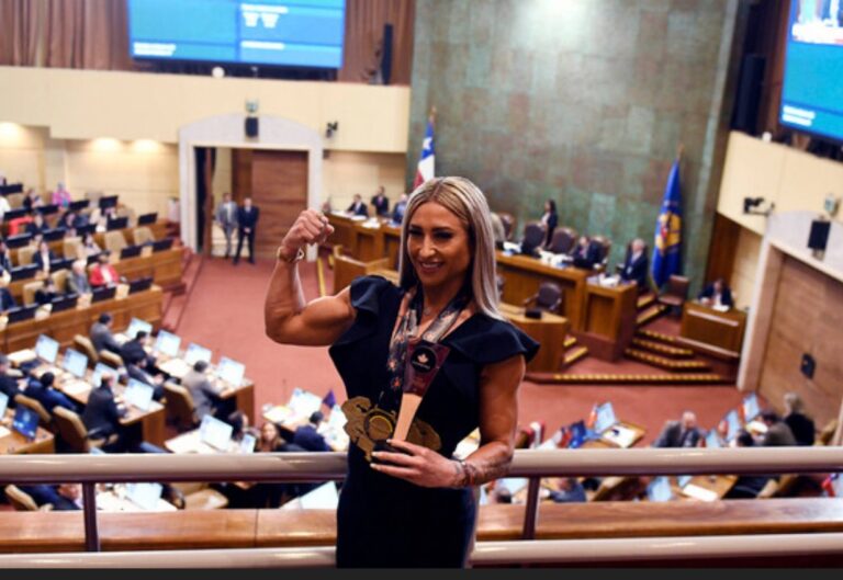 Nicole ‘Luli’ Moreno es reconocida en el Congreso por sus logros internacionales en fisicoculturismo