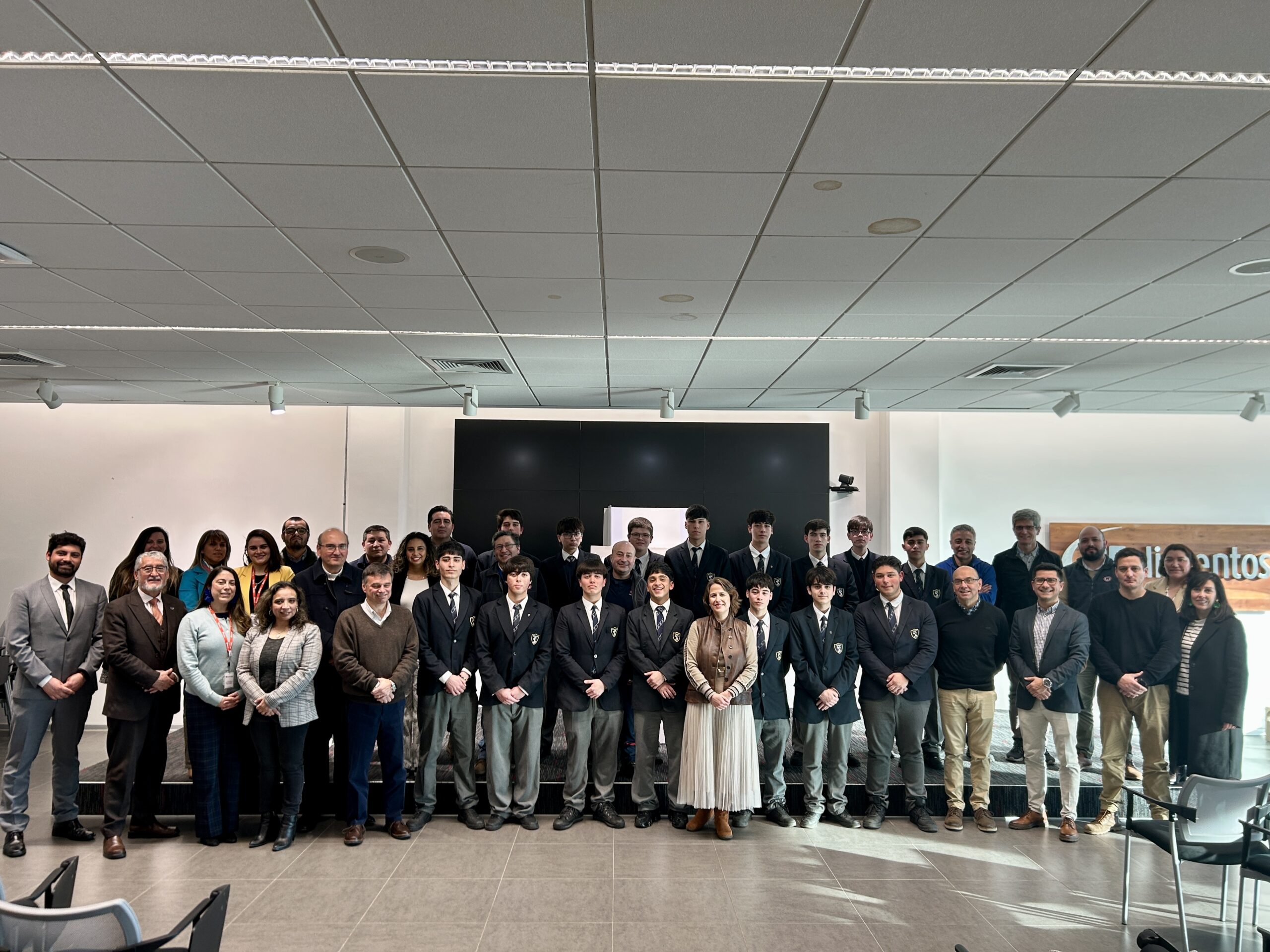 Programa Cauce impulsa formación técnico-profesional con PF Alimentos