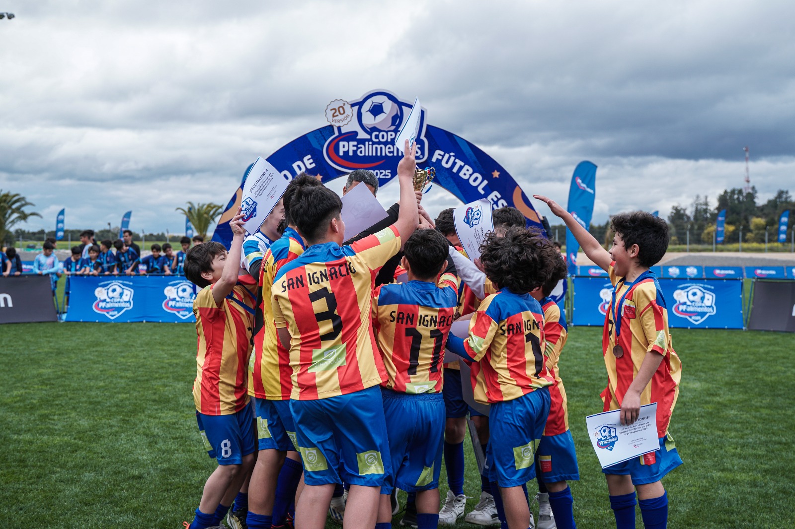 Final regional Copa PFalimentos: Colegios San Esteban y San Ignacio destacan en Talca