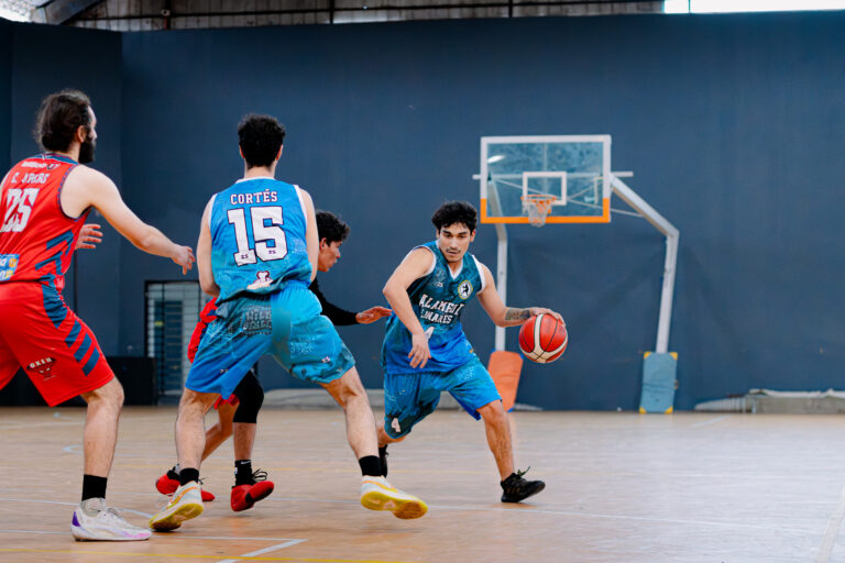 Siete partidos, un solo escenario: Libmaule aterriza en el Gimnasio Regional de Talca para una nueva fecha de básquet