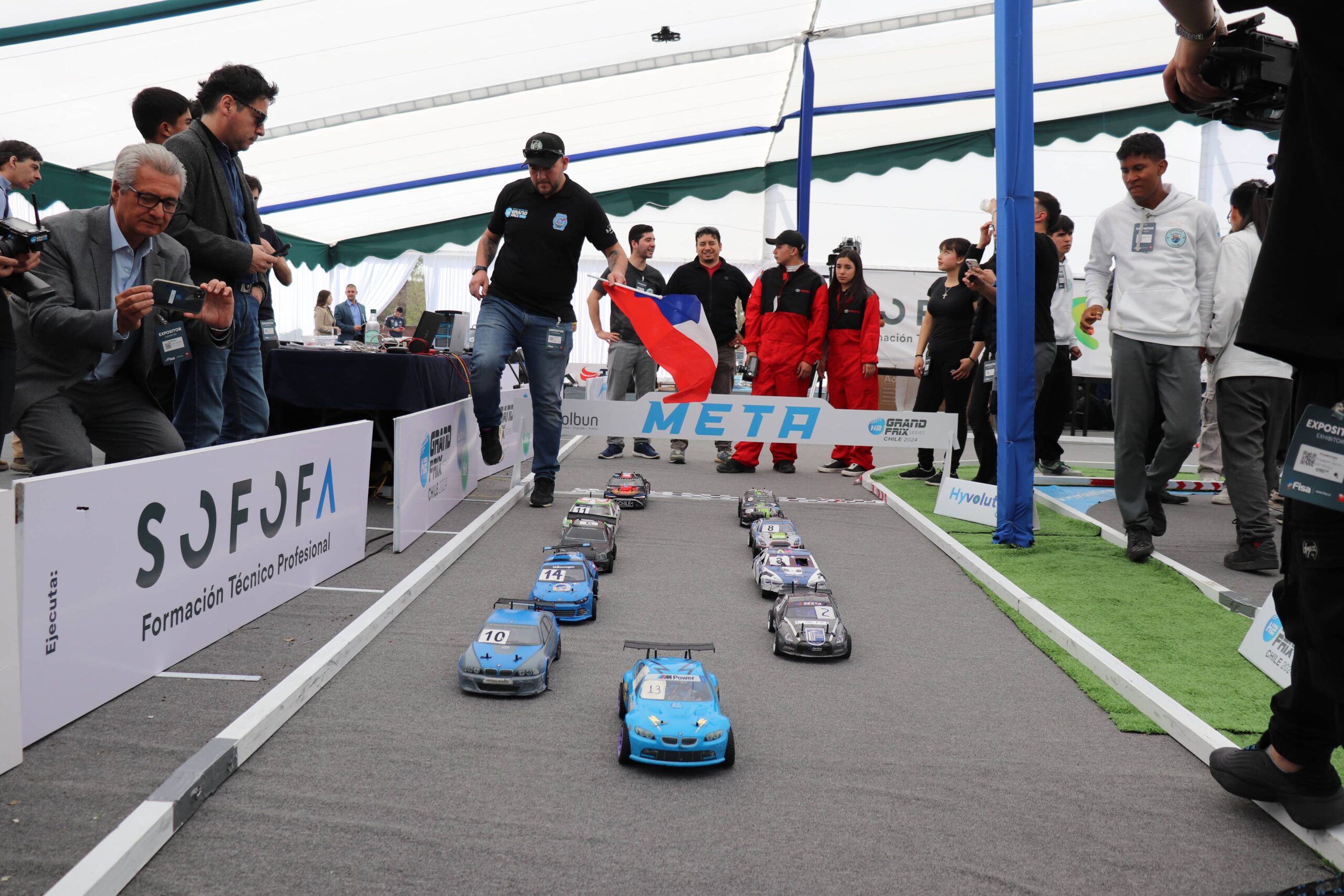 Final nacional del H2 Grand Prix 2025: Alumnos de Talca y Yerbas Buenas compiten