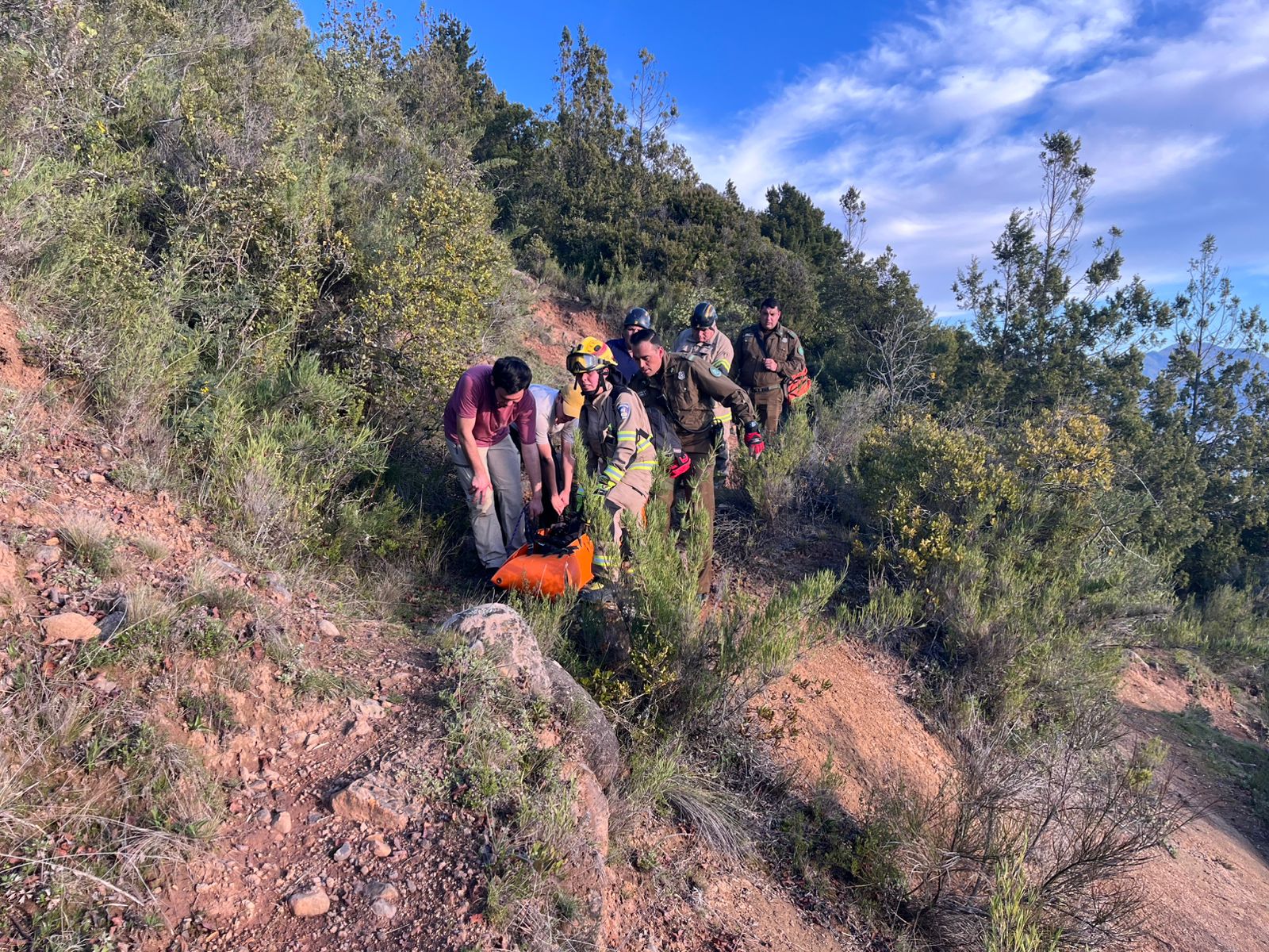 Rescate exitoso de joven en sector Piedra del Aire, San Clemente