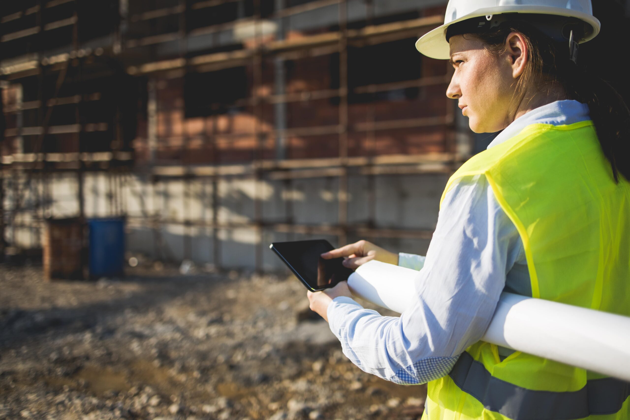 Mujeres dialogan sobre desafíos y liderazgo en la construcción