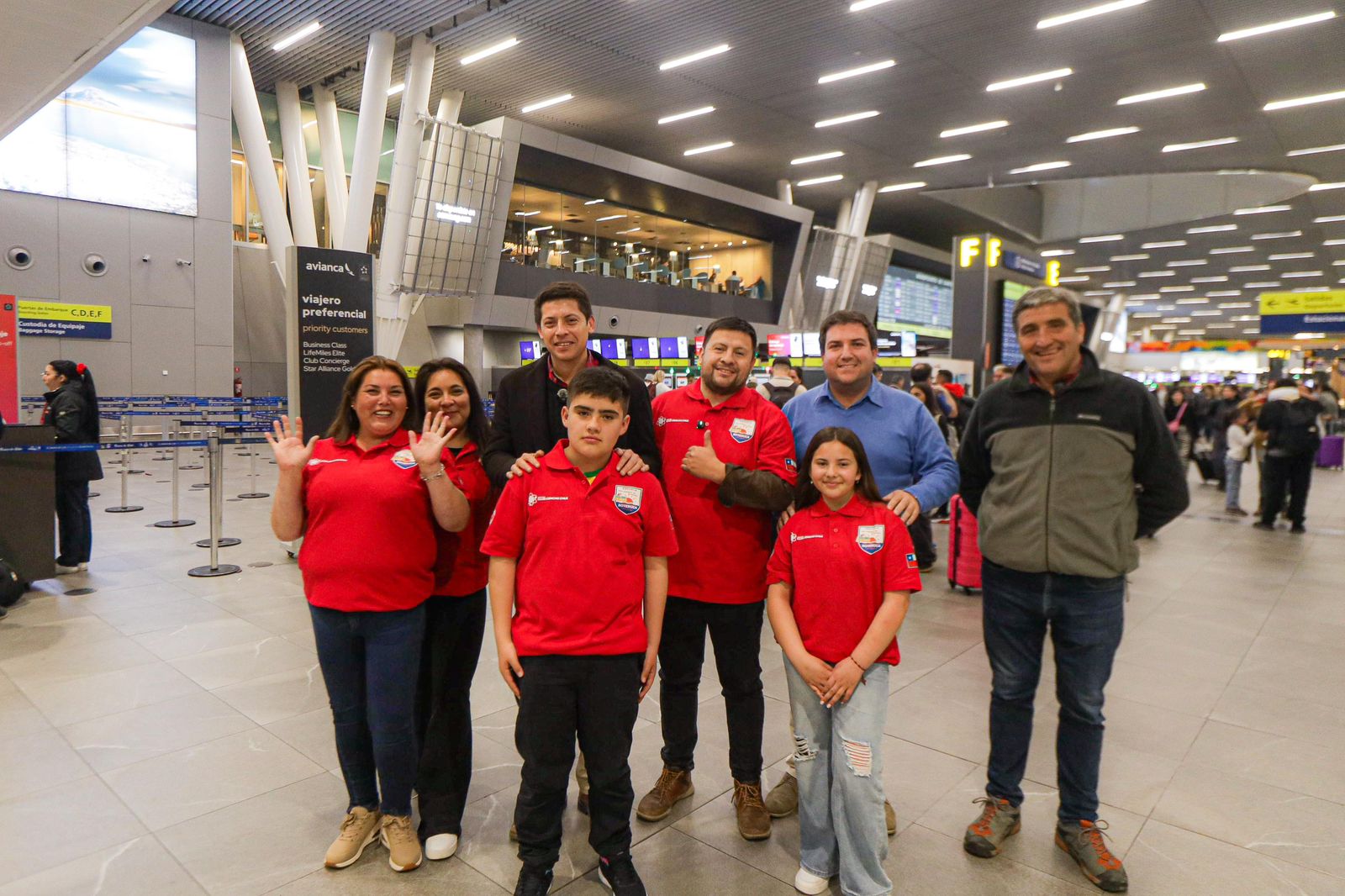 Estudiantes vichuqueninos llevan ciencia chilena a Abu Dhabi
