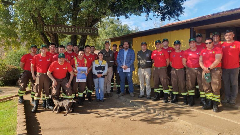 LABOCAR Talca capacita a jefes de brigada de CONAF para fortalecer la investigación de incendios forestales