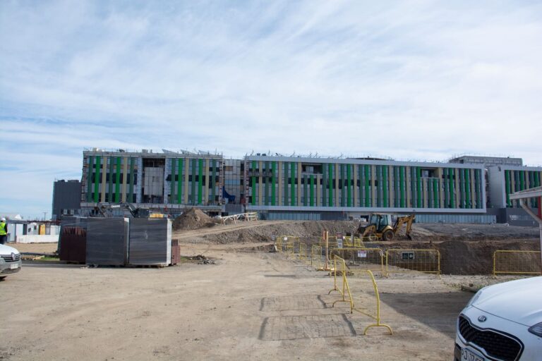 Autoridades confirman 85% de avance en la construcción del nuevo Hospital de Parral