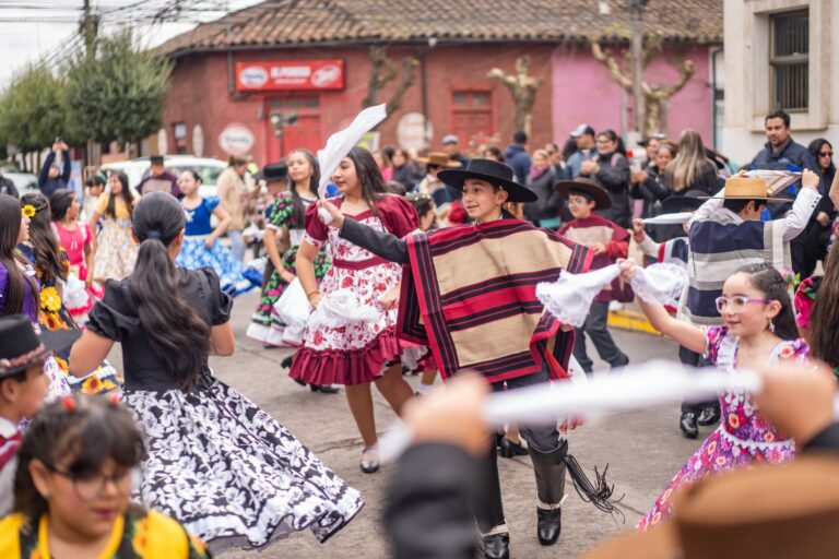 Masivo de Cueca reunió a la comunidad escolar en San Clemente