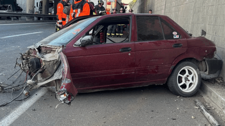 Violento choque en Ruta 5 Sur deja tres jóvenes heridos en Talca: uno de ellos con lesiones graves