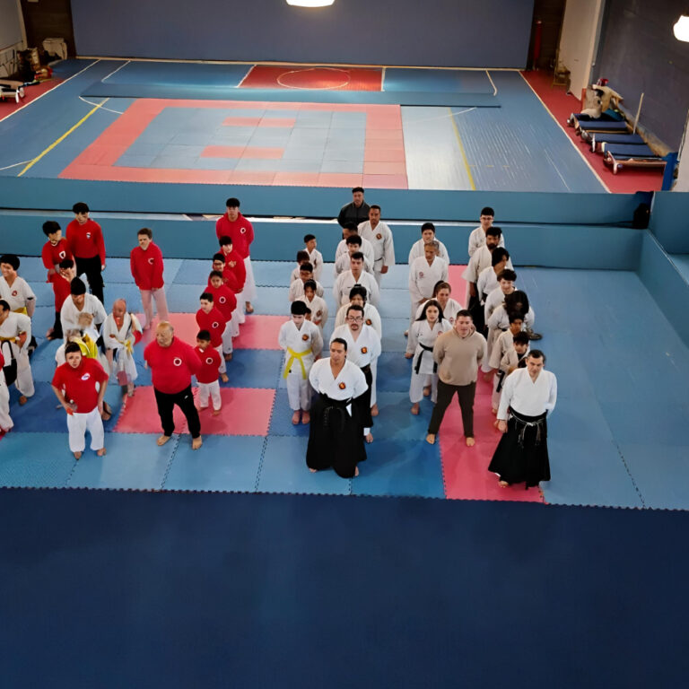 Dojo de Karate Muramasa hace historia con 23 medallas en Santa Cruz