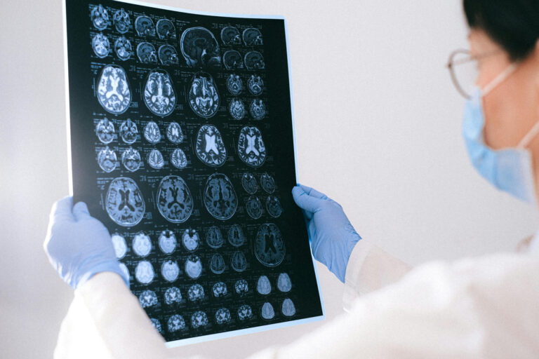 Investigación busca revelar como nos volvemos ‘expertos’ en leer radiografías