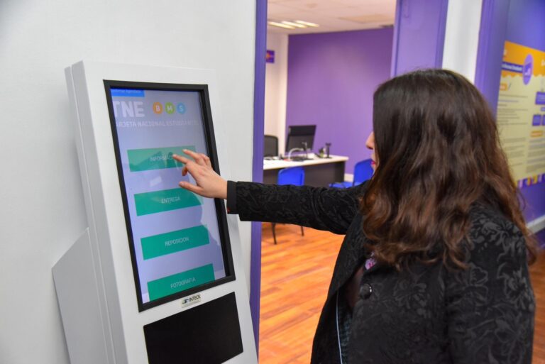 ¡Atención estudiantes! Nueva plataforma permite conocer el estado de la Tarjeta Nacional Estudiantil