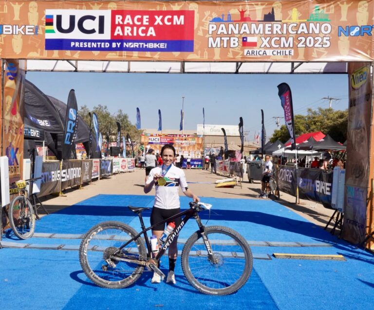 Para llevar a Chile a lo más alto: ciclista molinense busca apoyo para competir a nivel internacional