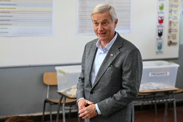 Vocera de Kast acusa “desesperación” del comando de Jara tras críticas a debates y al programa