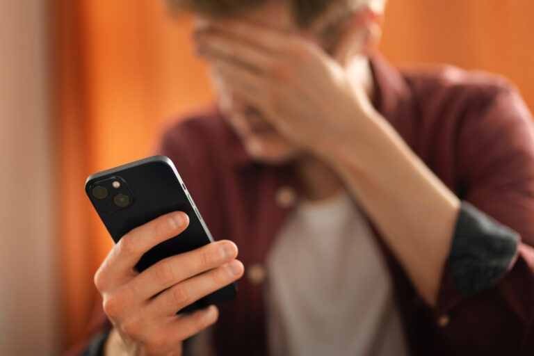 SIM swapping: la estafa que clona tu número y amenaza tus cuentas