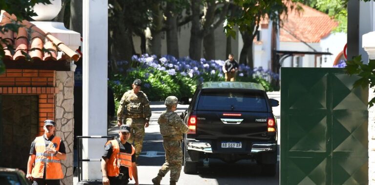 Hallan a soldado muerto en residencia oficial del presidente Milei en Argentina