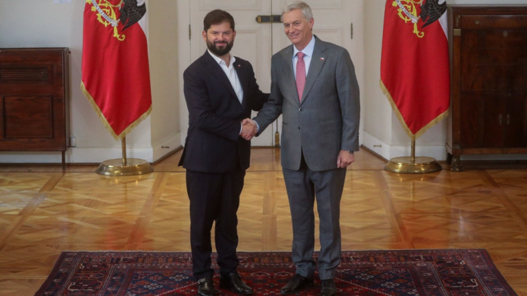 Presidente Boric recibe en el Palacio de La Moneda a José Antonio Kast tras histórica victoria electoral
