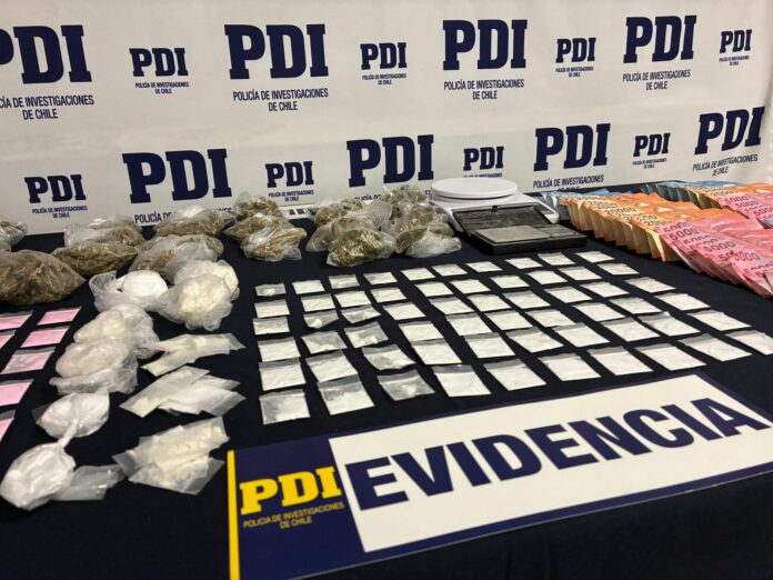 Policía detiene a dos mujeres y un hombre por narcotráfico en Linares