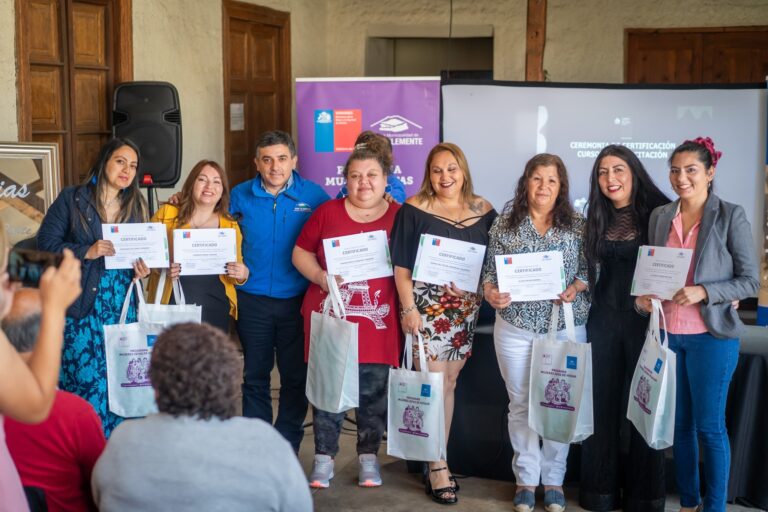 Formación y autonomía: San Clemente certifica a 52 mujeres del programa Jefas de Hogar