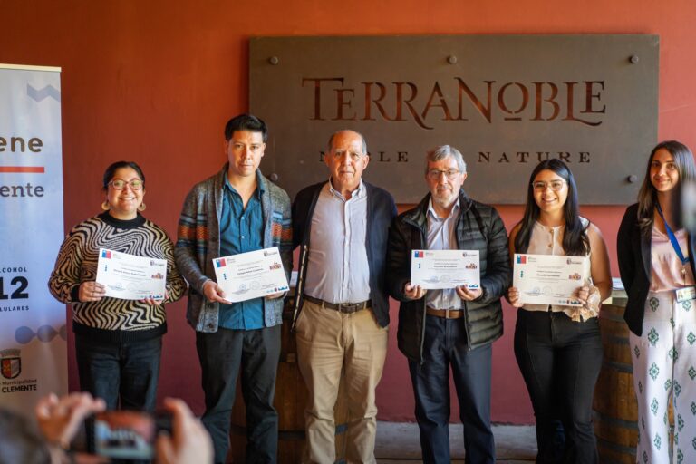 SENDA Previene San Clemente cierra 2025 reconociendo a comunidades y empresas por labor preventiva