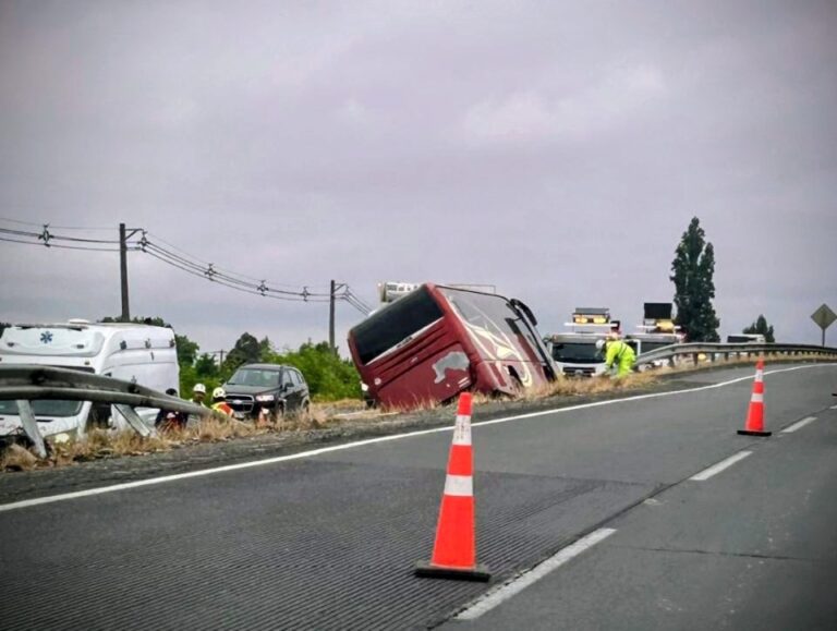 Accidentes simultáneos provocan congestión en la Ruta 5 Sur a la altura de San Javier