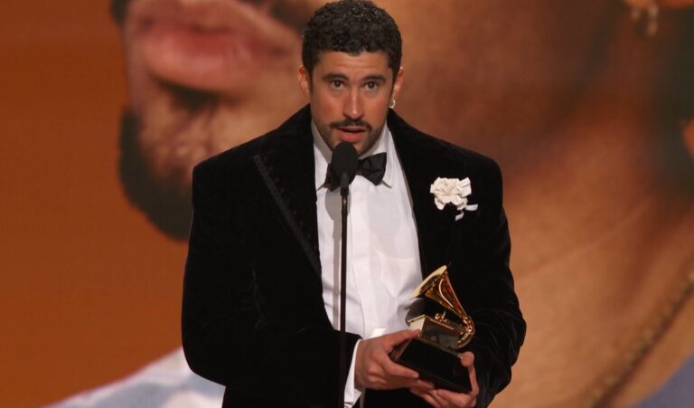 Bad Bunny logra histórico Grammy a mejor Álbum del Año con disco íntegro en español