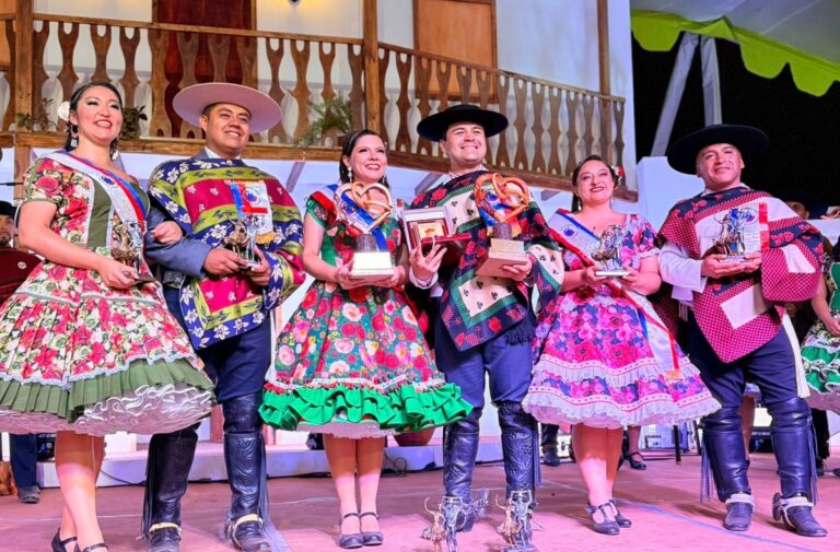 Pareja de Licantén gana el Nacional de Cueca Alianza Matrimonial