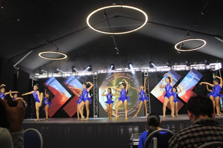 San Javier al mundial: Academia BAIS triunfa con 52 copas en Viña