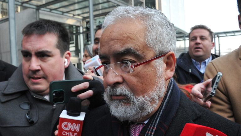 Corte revoca prisión preventiva y concede arresto nocturno a Hermosilla