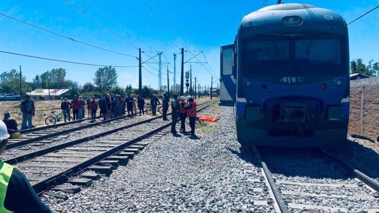 Trágico accidente en Parral: hombre de 55 años muere atropellado por tren cuando cruzaba vía férrea
