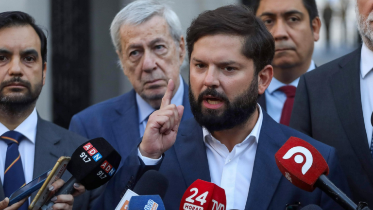 “No le hace bien a nuestro país”: Presidente Boric ofrece a Kast dar por superado conflicto y seguir con el traspaso