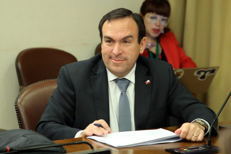 Último intento: UDI buscaría revertir fallo del Tricel que dejó sin reelección a diputado Felipe Donoso