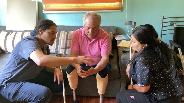 Telemedicina permite primera atención en fisiatría a paciente del Maule