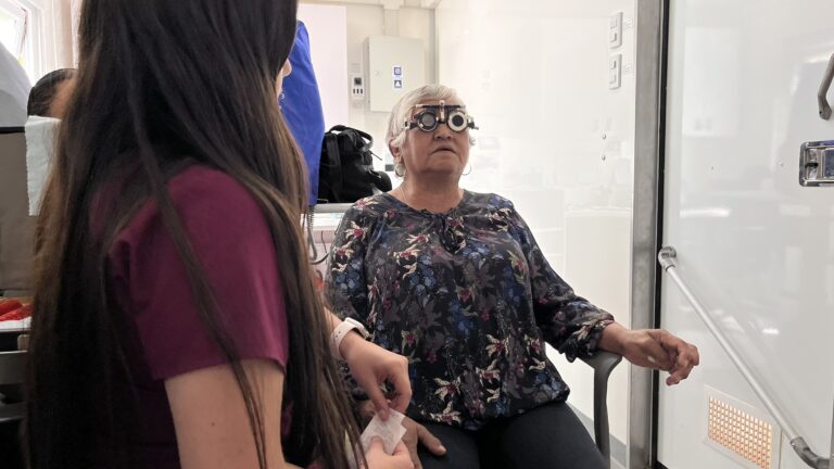 Operativo oftalmológico en Talca busca reducir listas de espera GES priorizando atención a adultos mayores