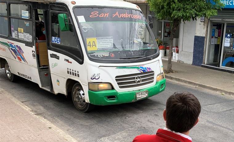 Crisis de transporte en Linares: Gobierno descarta responsabilidad y advierte sanciones a operadores