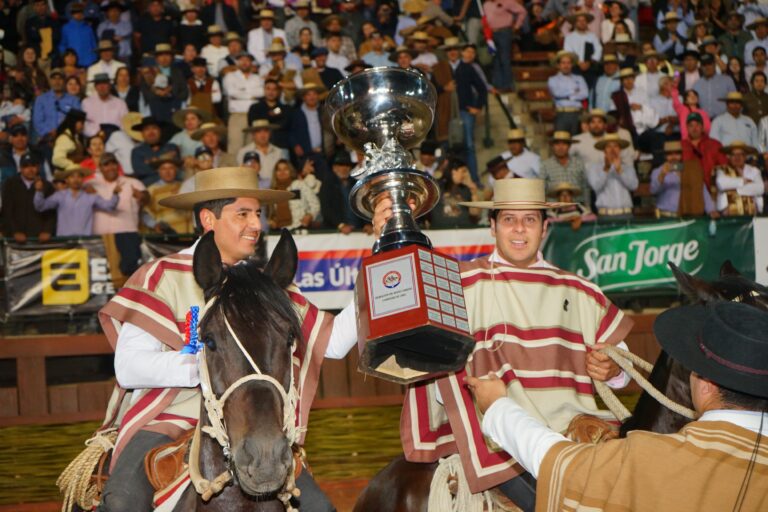 Martín Durán y Pablo Pino se consagran como los nuevos monarcas del rodeo chileno
