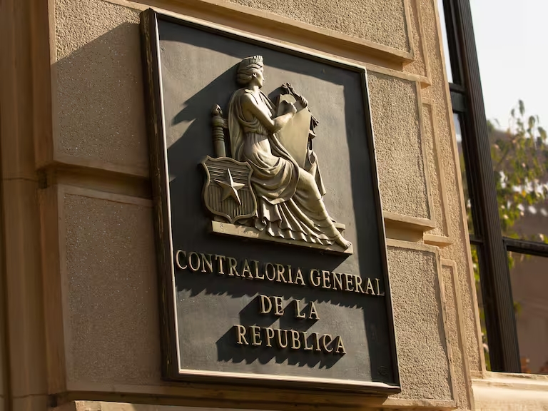 Contraloría indaga a directora de salud en Quilpué por saltar lista de espera