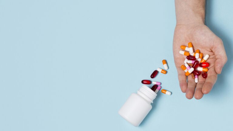 Resistencia a antibióticos preocupa a investigadores en Chile: mal uso impulsaría crisis sanitaria global