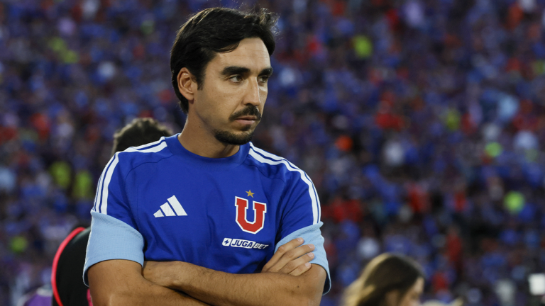 Tras un inicio paupérrimo: Francisco Meneghini deja de ser técnico de Universidad de Chile